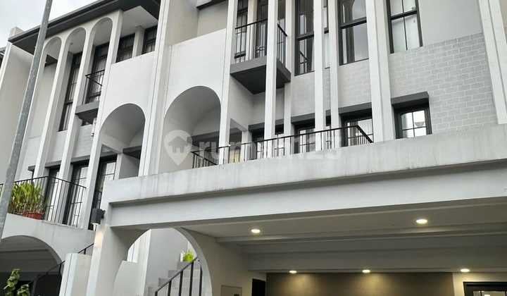 Wtl / Disewakan Rumah Siap Huni dan Strategis di Greenwich Cluster Aether, BSD City