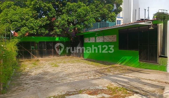 Lahan sewa di pinggir jalan raya Pancoran Jakarta selatan