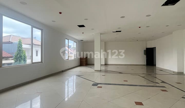 Siap Huni, Ruang-Usaha, Senopati Jakarta Selatan