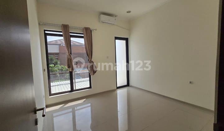 Newly Renovated Minimalist Land Houses in Mekar Wangi