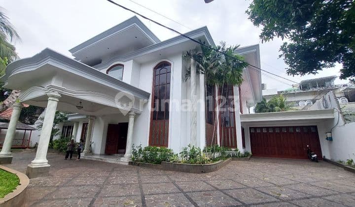 593 Disewakan Rumah Mewah Menteng Eksklusif untuk Residence