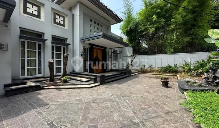 FOR RENT: TROPICAL HOUSE IN THE MENTENG EMBASSY AREA, READY TO OCCUPY