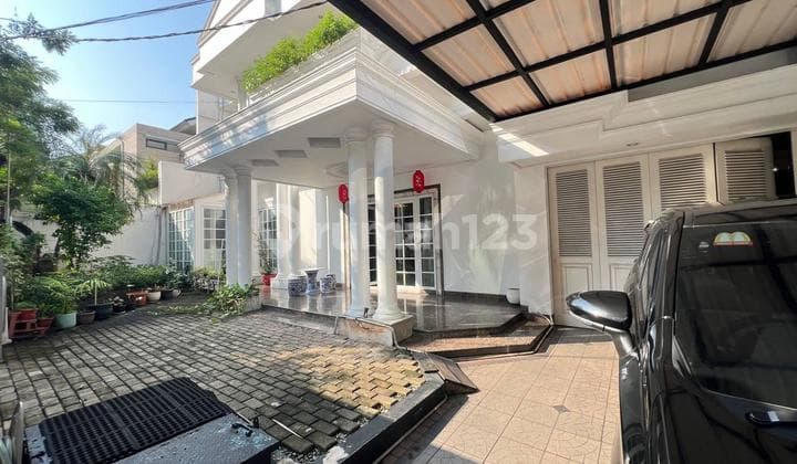 1112 DIJUAL RUMAH KUNINGAN DEKAT NJOP LOKASI TENANG DAN STRATEGIS