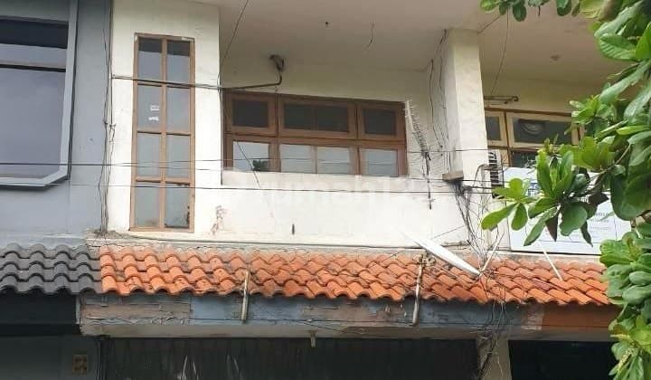 Disewakan / Dijual Ruko Gayung Kebonsari