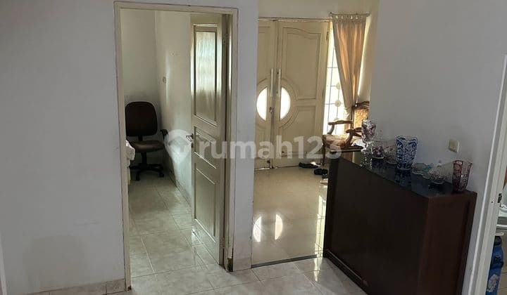House in Kosambi Baru, Well-Maintained Condition, Negotiable