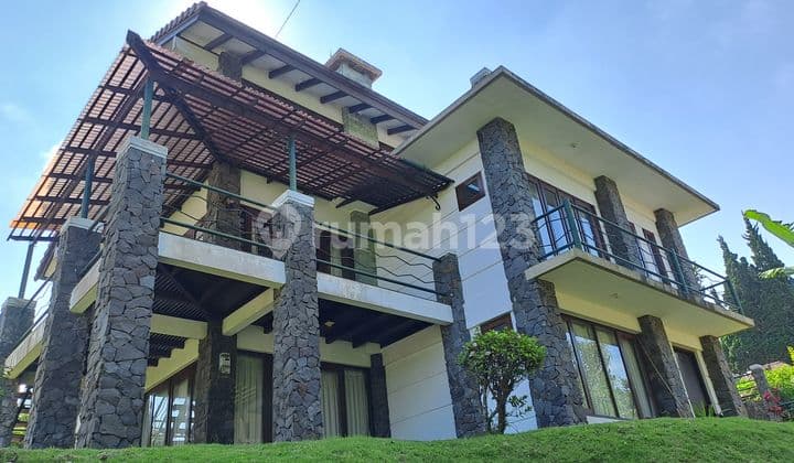 Dijual Villa Istana Bunga Siap Huni