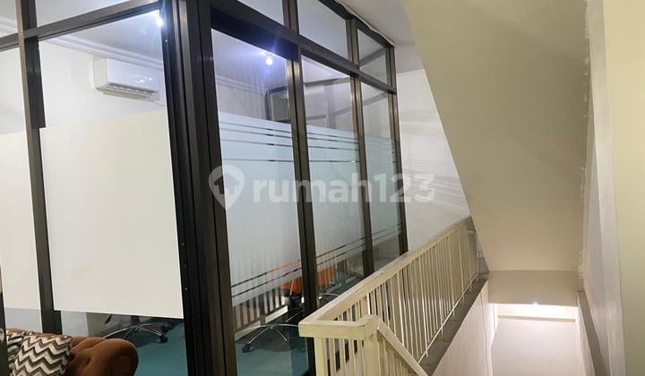 Translation: "Shop House for Sale in Sentra Niaga Suitable for Office"