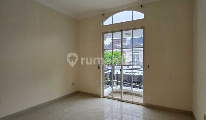 For Rent Semi-Furnished House in Green Lake City