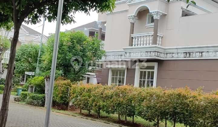 Disewa Rumah Hoek Cluster Eropa di Green Lake City