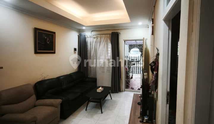 R01-0279 Dijual Rumah Rapih Siap Huni Belakang Mall Kelapa Gading Jakarta Utara