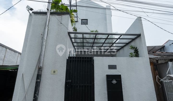 R02-0223 DIJUAL RUMAH USAHA KOS MERUYA SEBELAH UNIVERSITAS MERCUBUANA KEMBANGAN JAKARTA BARAT