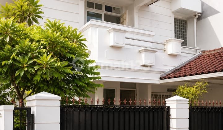 R02-0430 Rent Ready-to-Occupy House Opposite Mall Kelapa Gading Janur Indah North Jakarta