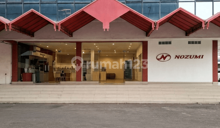 RK2-0145 For Rent: 3 Adjacent Shop Houses in Busy Location Near the State Palace, Gambir, Central Jakarta