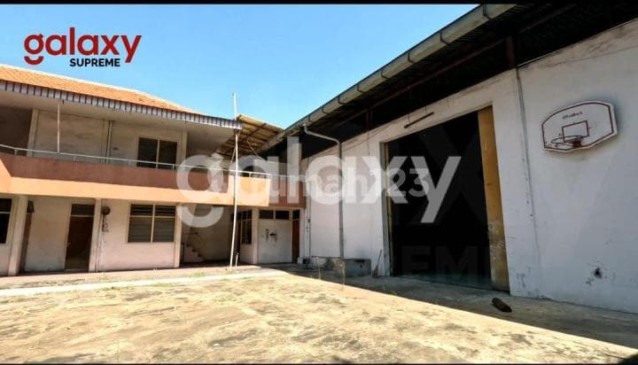 Rumah Area Komersial Jalan Raya Bubutan Surabaya