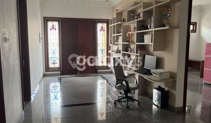 Siap Huni Rumah Mewah 2 Lantai di Kertajaya Indah Surabaya