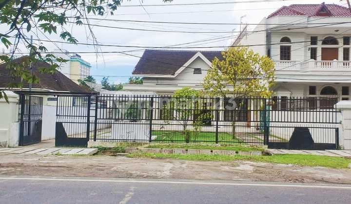 Rumah Di Jln Cut Nyak Dhien Area Medan Polonia