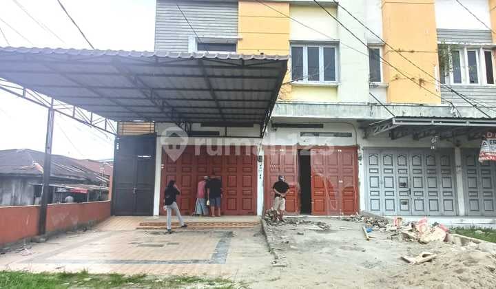 Shop House on Turi Street, Roadside, Near Raja Medan City High School.