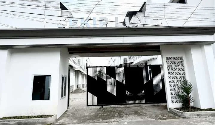 New House in Sekip Luxe Complex, Setia Baru Street, Sekip