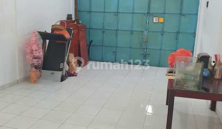 Rumah Komplek Pasar 3 Krakatau Medan Perjuangan