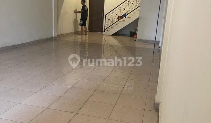 Ruko 3 Lantai Dijln Amal Area Medan Sunggal