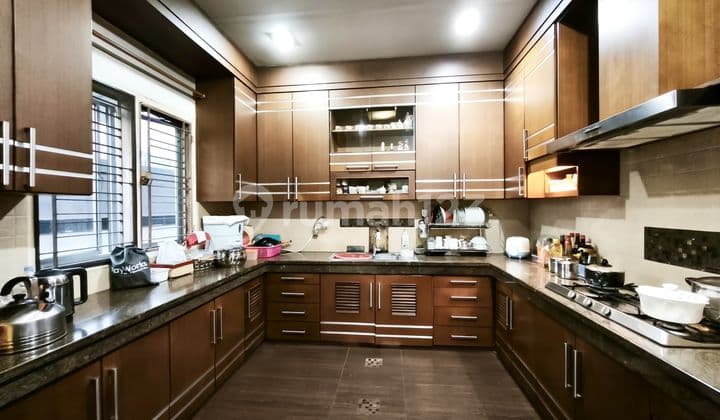 Ruko Gandeng Dalam Komplek Inti Kota Medan Maimun