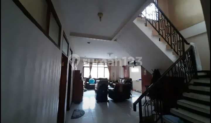 Dijual Rumah 3 Lantai Lokasi Strategis di Bojongloa Kaler, Bandung