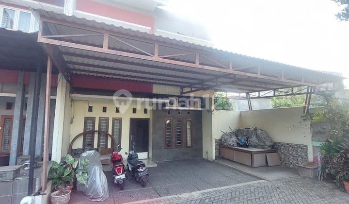Rumah Secondary Grees di Ciledug Town House