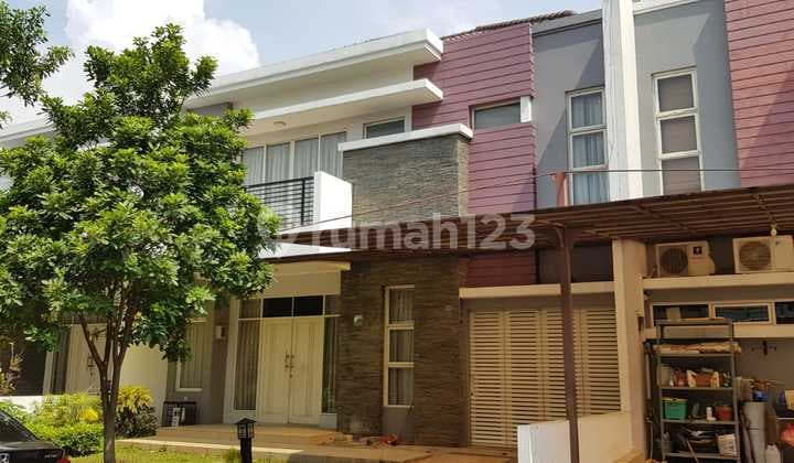 4+1 Bedroom House in Puri Mansion
