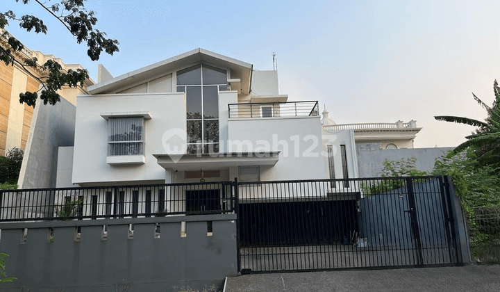 Quick Sale: Nice 2-Storey House with SHM in PIK 1