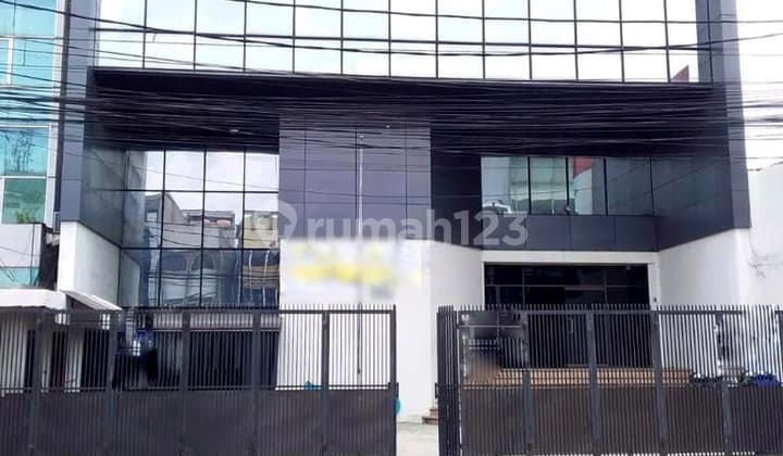 Office Building in Tomang