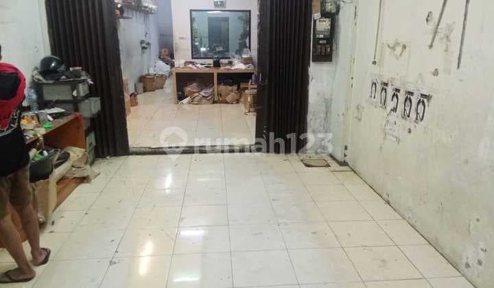 Rumah 3,5 Lantai Cocok Untuk Usaha di Grogol, Jakarta Barat