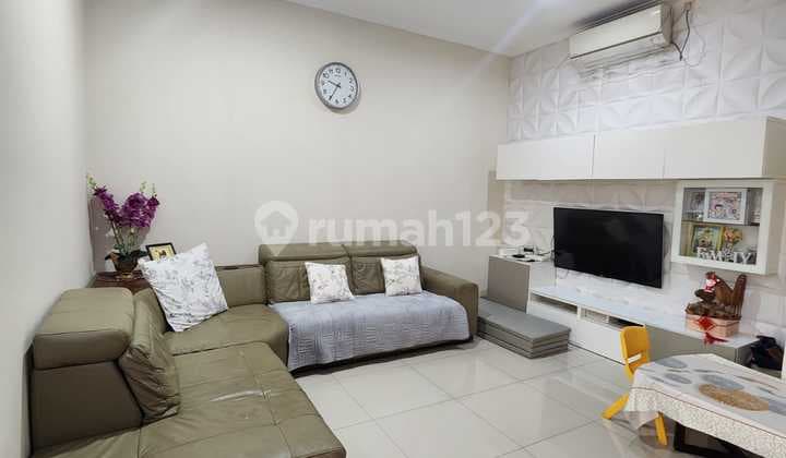 Rumah Semi Furnished Bagus di Green Lake City Cluster Amerika Latin