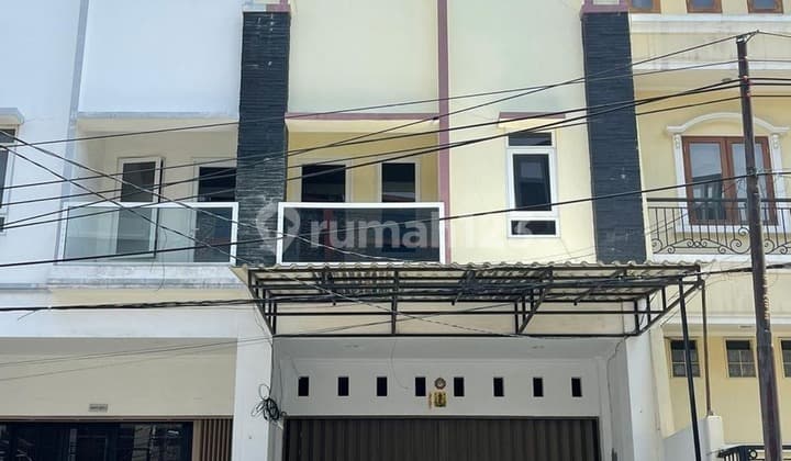 Dijual Ruko 3,5 Lantai Bagus di Muara Karang