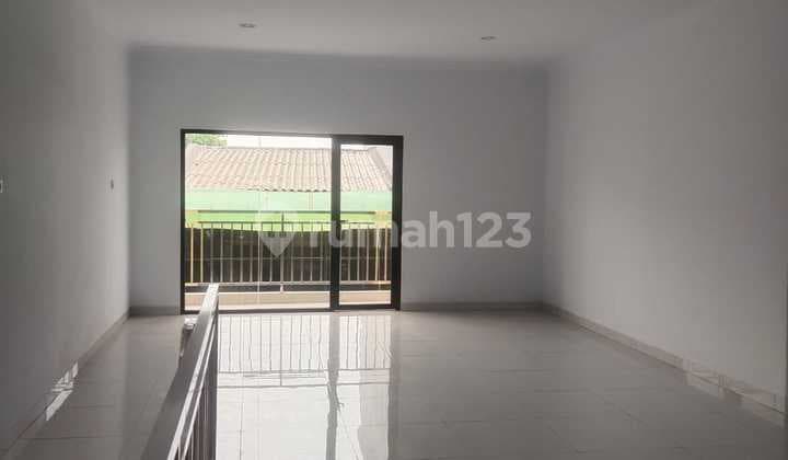 For Sale Nice 3½-Story House in Teluk Gong, North Jakarta