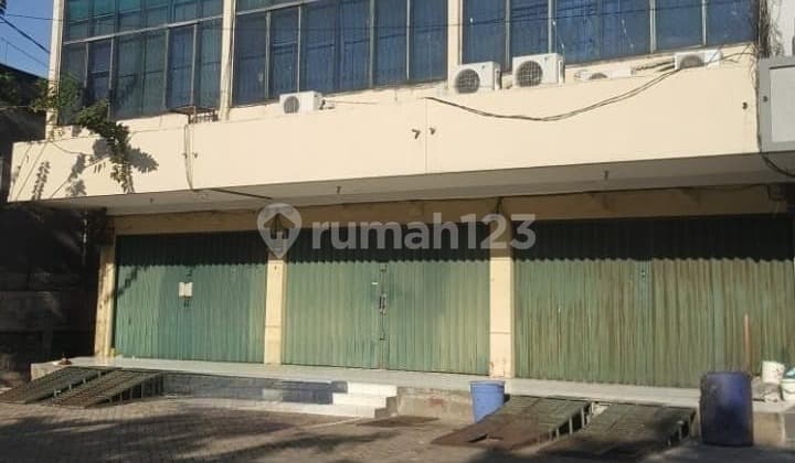For Rent, 3 Adjoined Shop Houses in Good Condition at Bandengan, North Jakarta