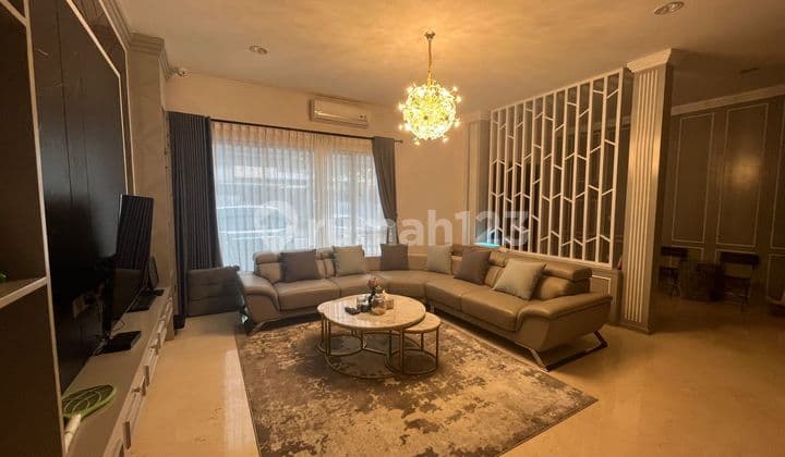 Rumah 2 Lantai Full Furnished Bagus di Golf Island PIK