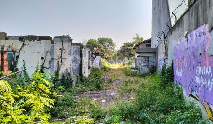 Land on Daan Mogot km 11, roadside, 2,034 sqm