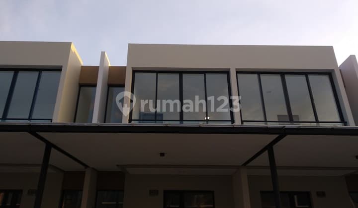 Rumah 2 Lantai, Cluster Dallas Pik 2 Tangerang Banten