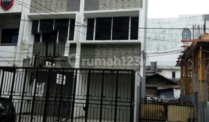 For Sale: Shop House in Gunung Sahari