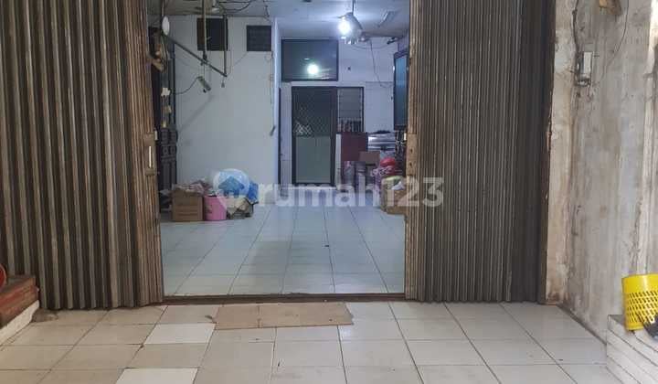 4-Story Shop House for Rent in Jelambar Baru, Grogol, West Jakarta