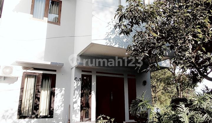 Rumah 2 Lantai Strategis Dalam Perumahan
