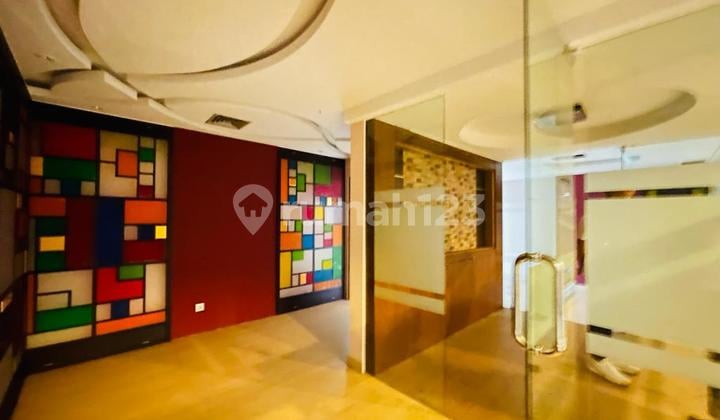 Office Space Luas Strategis di El Royale