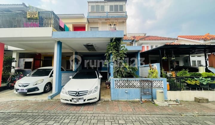Rumah 2,5 Lantai Full Renov Kota Baru Parahyangan