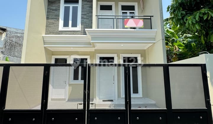 Rumah Minimalis Modern 2 Lantai di Pondok Kelapa