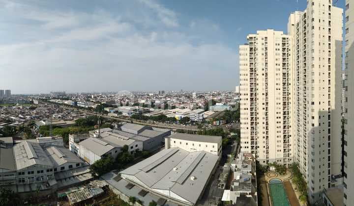 Maple Park Apartment. 3 Bedrooms. Sea View. Affordable. Kemayoran. Jakarta City.