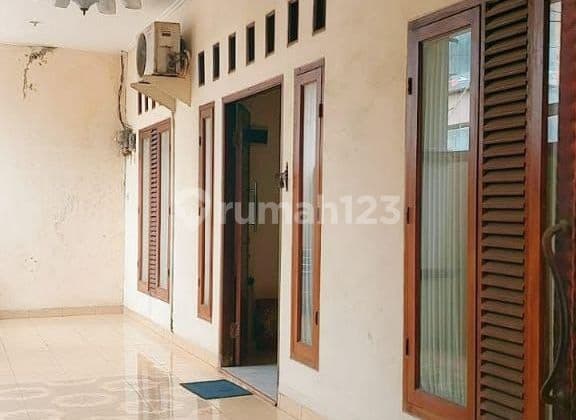 Dijual Rumah 2 lt Kokoh Bonus Bangunan Usaha