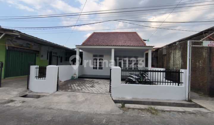 Rumah Strategis Cocok Untuk Usaha di Jalan Klipang Raya