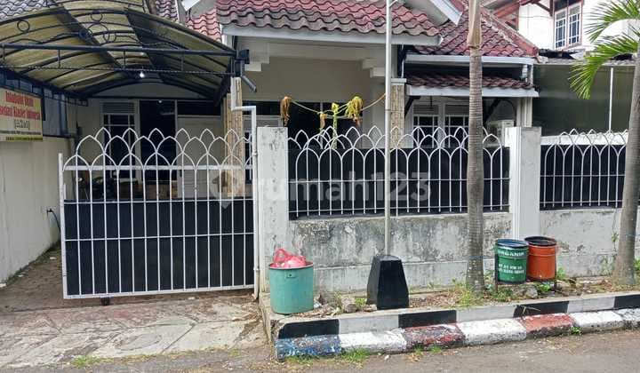 Rumah Bagus Siap Huni Strategis di Banyumanik