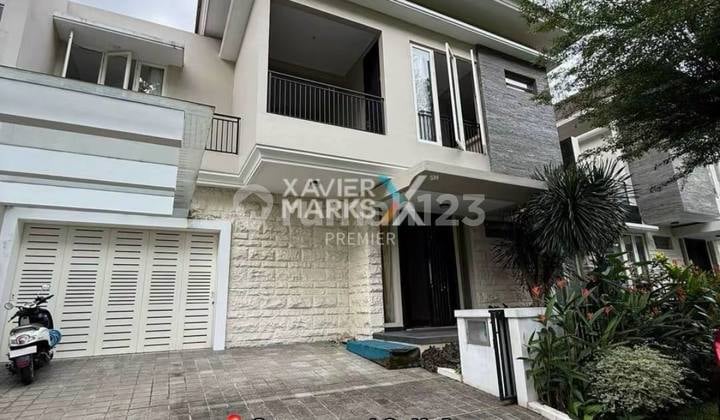 Rumah Design Modern Full Furnish di Greenwood Golf Kota Araya Malang