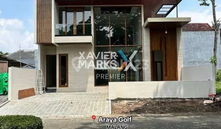Modern Design House Very Comfortable in Araya Golf, Malang